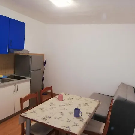 Mitan Apartment *