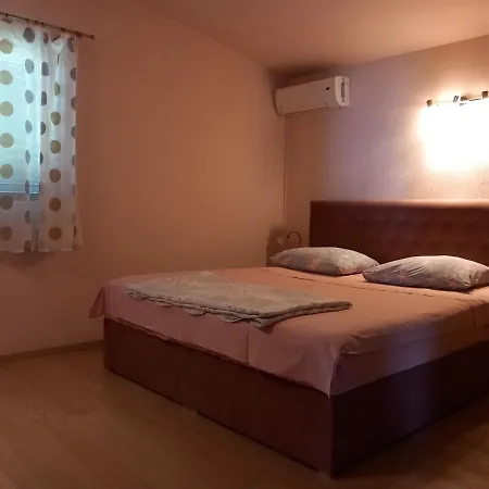 Apartment Mitan *