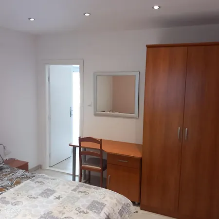 Mitan Apartment *