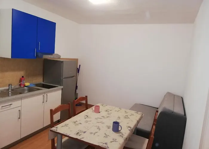Mitan Apartment *