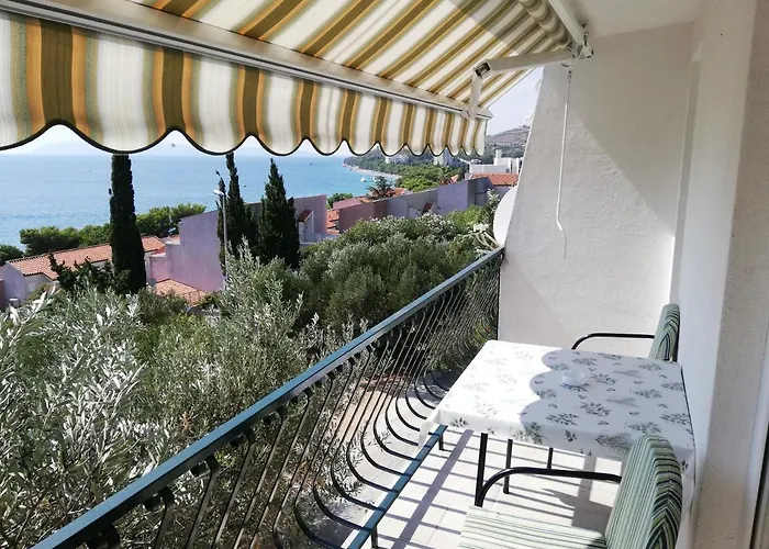 Mitan Apartment