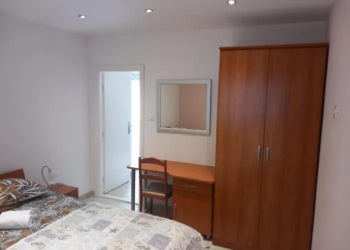 Mitan Apartment *